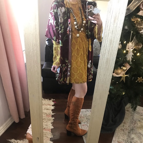 Meet Your Posher ❤️💋 - Picture 2 of 4